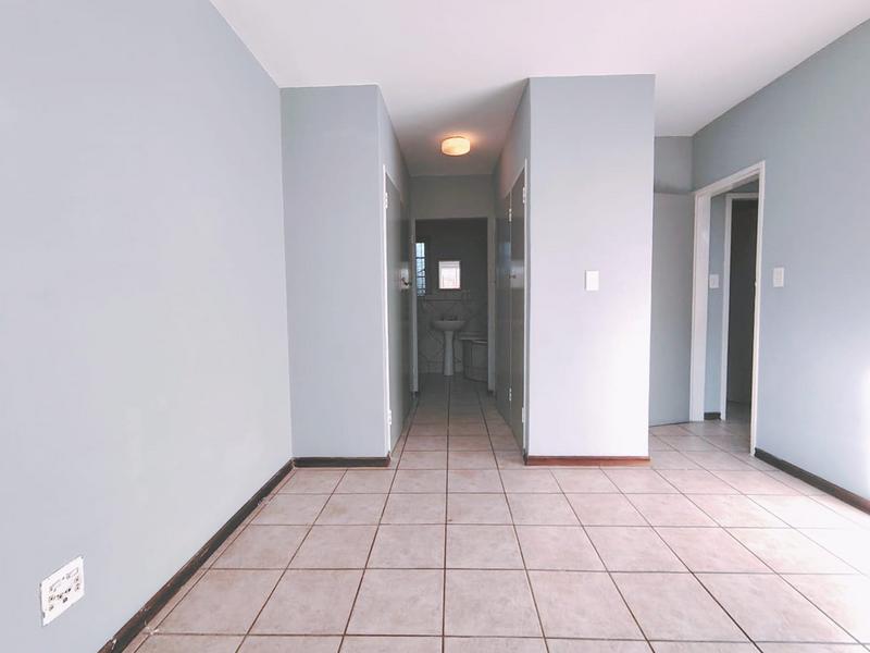 2 Bedroom Property for Sale in Monavoni Gauteng