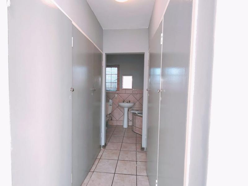 2 Bedroom Property for Sale in Monavoni Gauteng