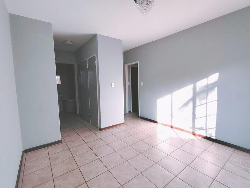 2 Bedroom Property for Sale in Monavoni Gauteng