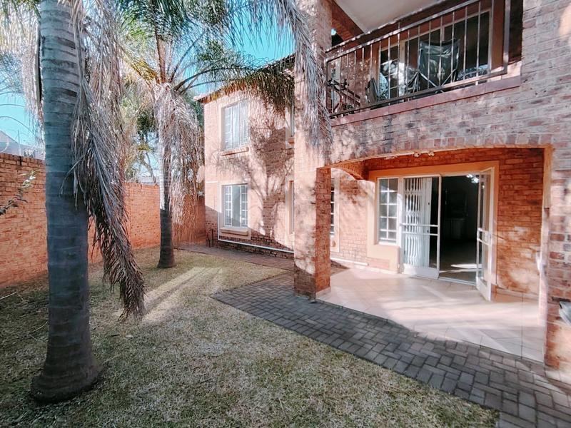 2 Bedroom Property for Sale in Monavoni Gauteng