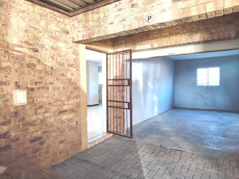 2 Bedroom Property for Sale in Monavoni Gauteng