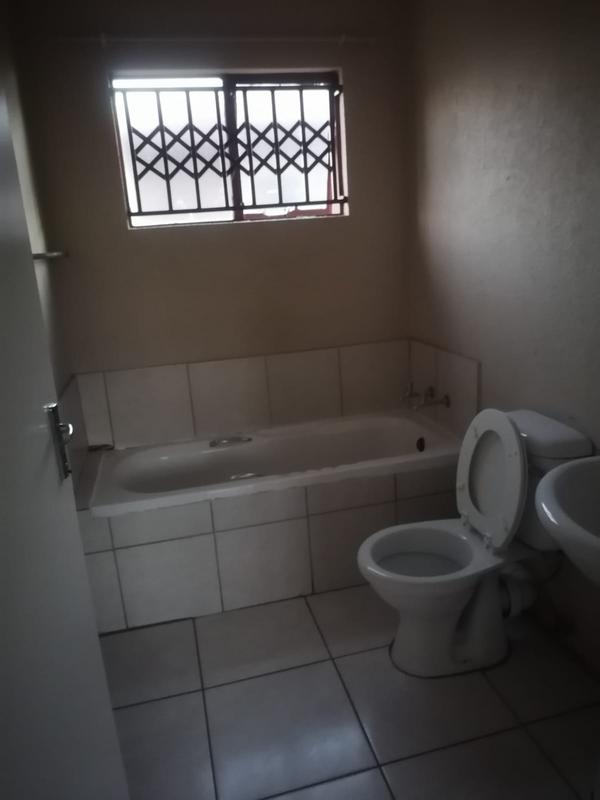 2 Bedroom Property for Sale in Elandspoort Gauteng