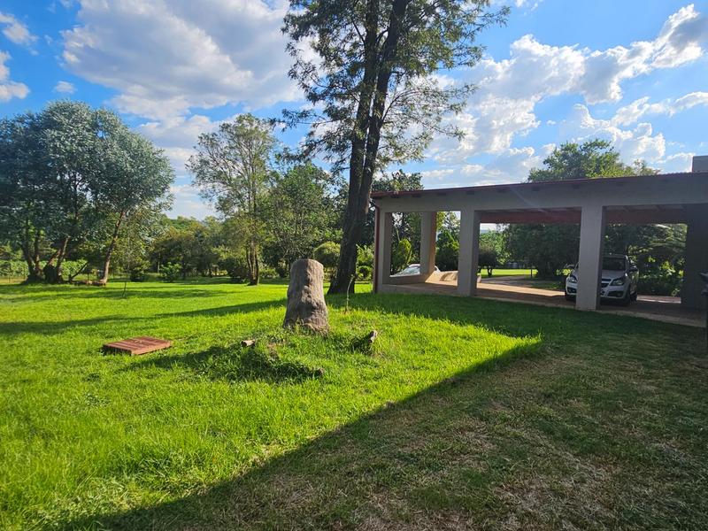 6 Bedroom Property for Sale in Zonnehoewe A H Gauteng