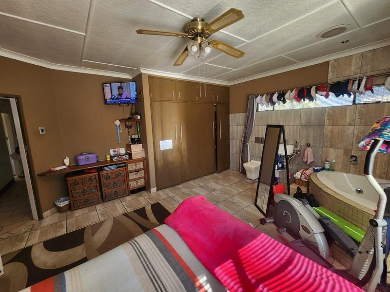 4 Bedroom Property for Sale in Florentia Gauteng