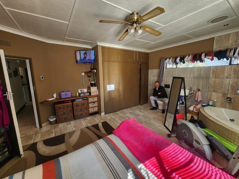 4 Bedroom Property for Sale in Florentia Gauteng