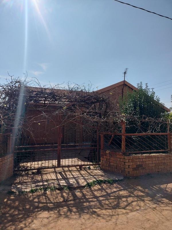 2 Bedroom Property for Sale in Orange Farm Gauteng