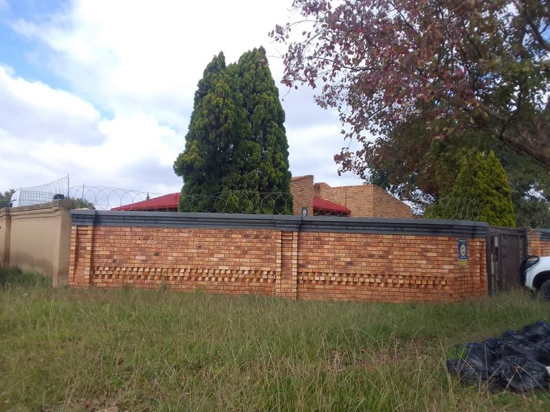 3 Bedroom Property for Sale in Dawn Park Gauteng