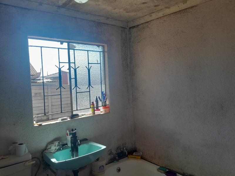 2 Bedroom Property for Sale in Etwatwa Gauteng