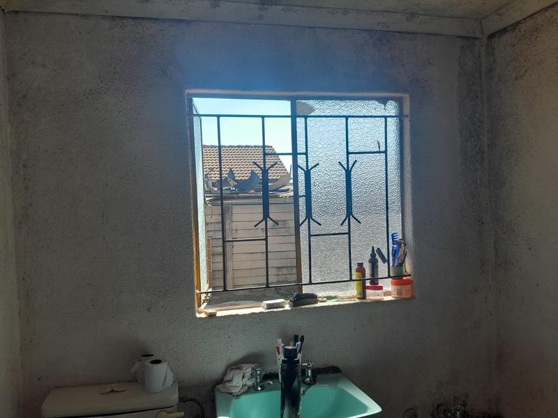 2 Bedroom Property for Sale in Etwatwa Gauteng