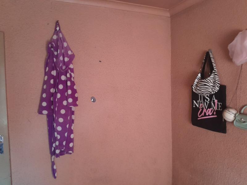 2 Bedroom Property for Sale in Etwatwa Gauteng