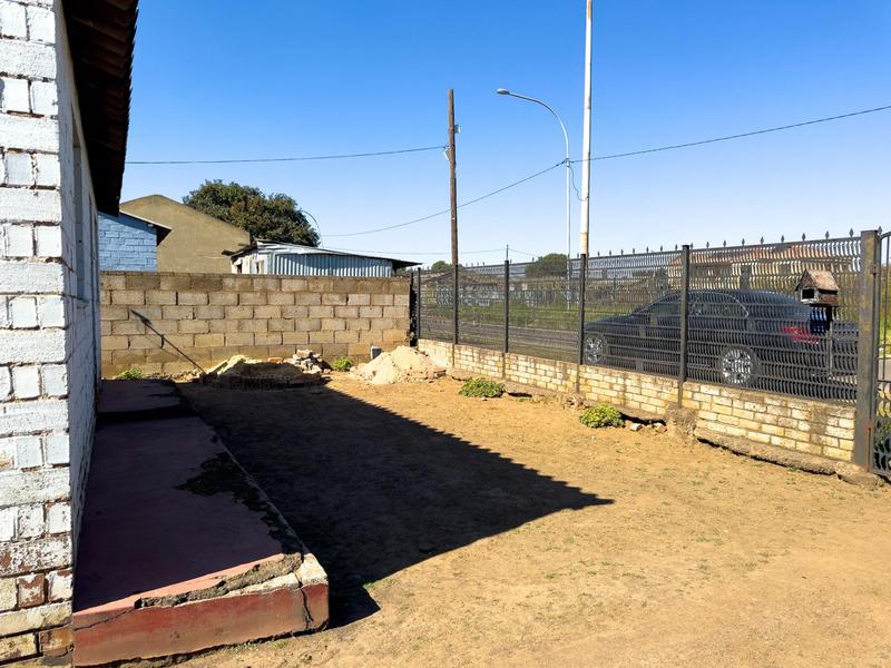 2 Bedroom Property for Sale in Emdeni Gauteng
