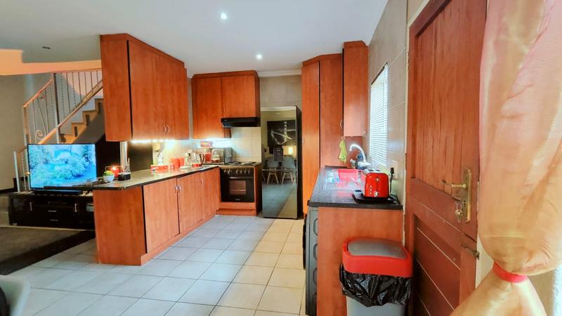 2 Bedroom Property for Sale in Annlin Gauteng