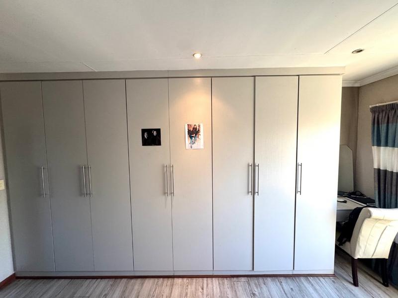 3 Bedroom Property for Sale in Annlin Gauteng