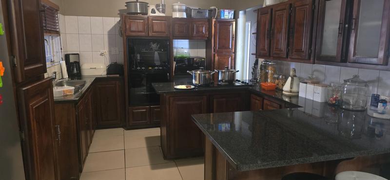 5 Bedroom Property for Sale in Sinoville Gauteng