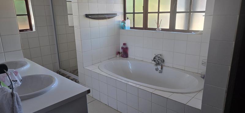 5 Bedroom Property for Sale in Sinoville Gauteng