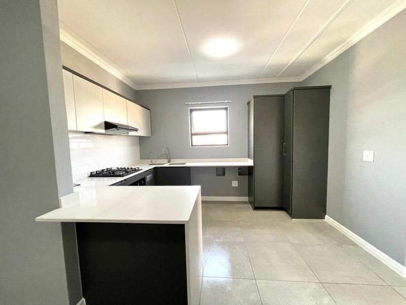To Let 3 Bedroom Property for Rent in Glen Austin Gauteng