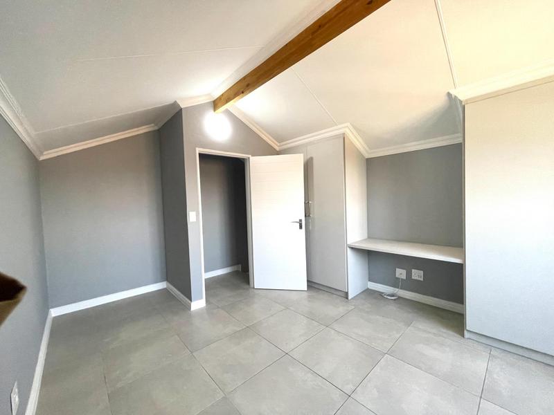 To Let 3 Bedroom Property for Rent in Glen Austin Gauteng