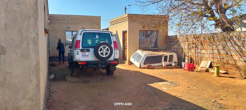 5 Bedroom Property for Sale in Zonkezizwe Gauteng