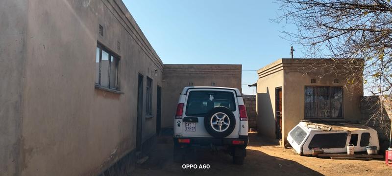 5 Bedroom Property for Sale in Zonkezizwe Gauteng