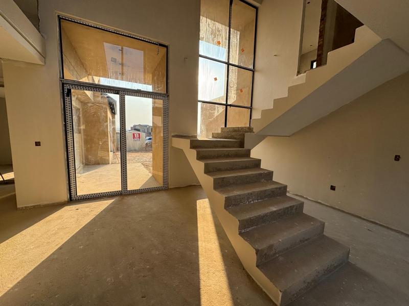 5 Bedroom Property for Sale in Midstream Heights Gauteng