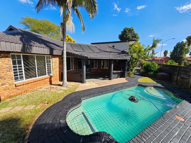 4 Bedroom Property for Sale in Doornpoort Gauteng
