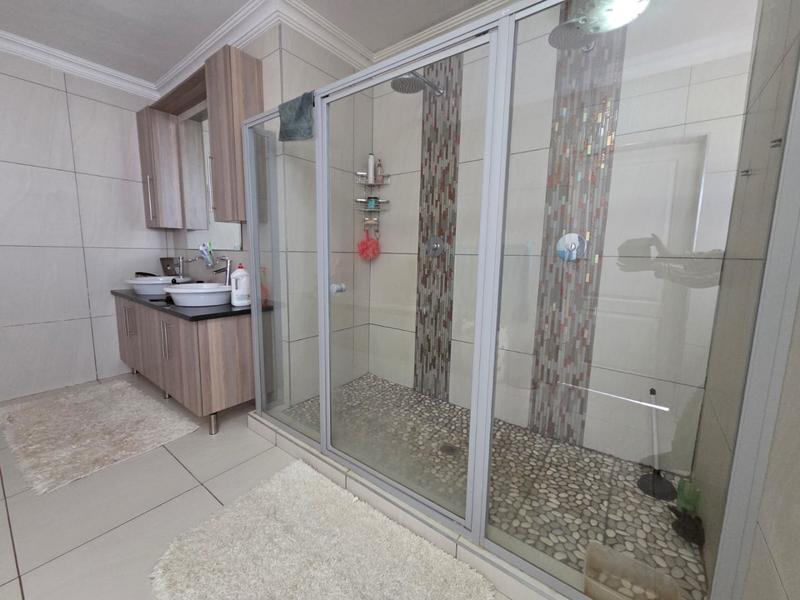 3 Bedroom Property for Sale in Magalieskruin Gauteng