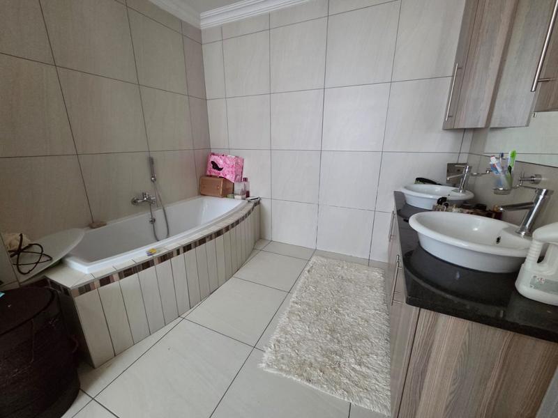 3 Bedroom Property for Sale in Magalieskruin Gauteng