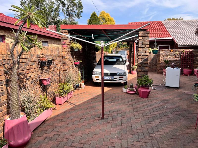 3 Bedroom Property for Sale in Sinoville Gauteng