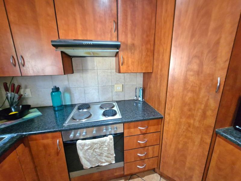 2 Bedroom Property for Sale in Annlin Gauteng