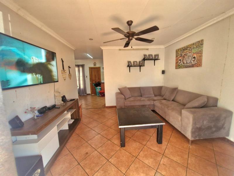 2 Bedroom Property for Sale in Annlin Gauteng
