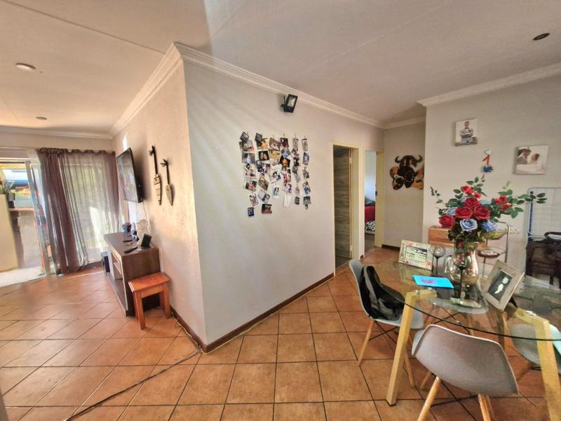 2 Bedroom Property for Sale in Annlin Gauteng