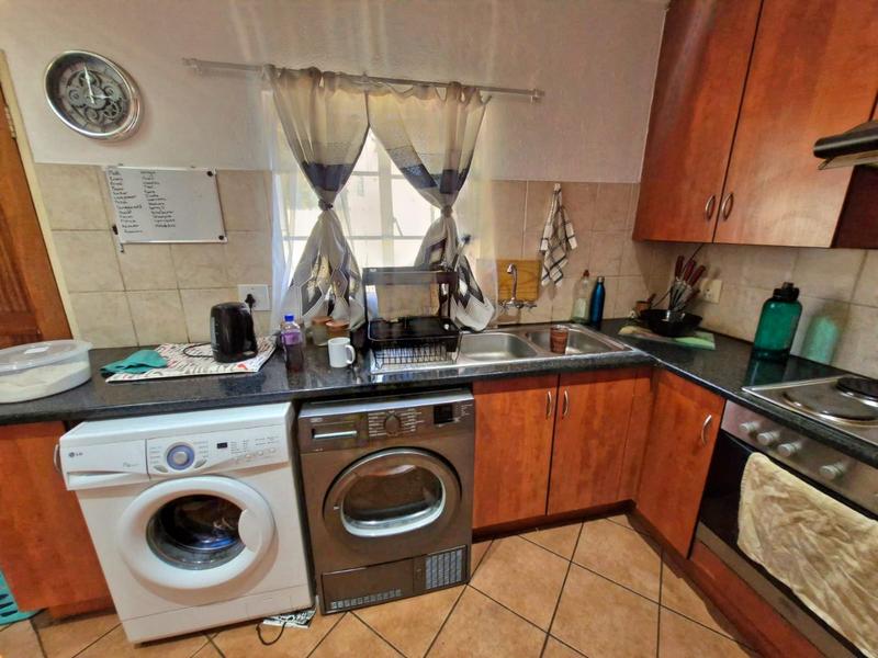 2 Bedroom Property for Sale in Annlin Gauteng