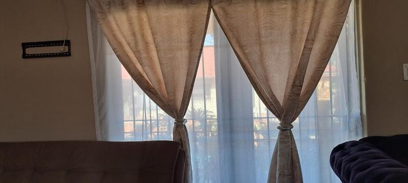 To Let 1 Bedroom Property for Rent in Glenanda Gauteng