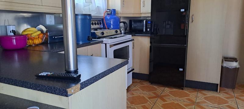To Let 1 Bedroom Property for Rent in Glenanda Gauteng