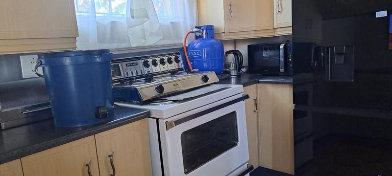 To Let 1 Bedroom Property for Rent in Glenanda Gauteng