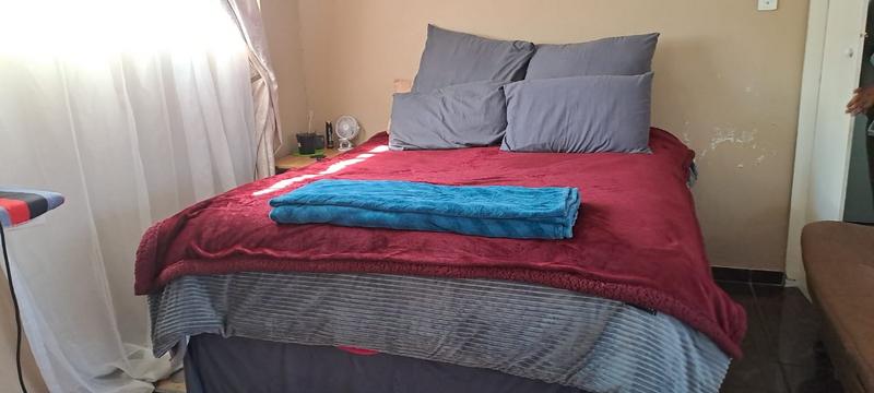 To Let 1 Bedroom Property for Rent in Glenanda Gauteng
