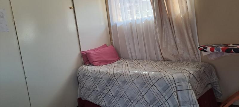 To Let 1 Bedroom Property for Rent in Glenanda Gauteng