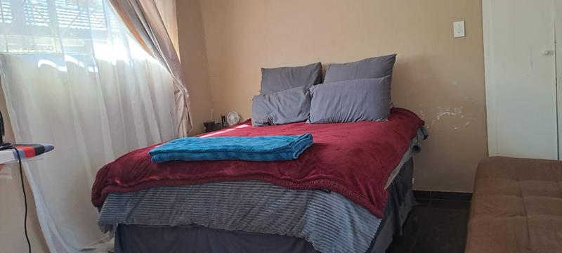 To Let 1 Bedroom Property for Rent in Glenanda Gauteng