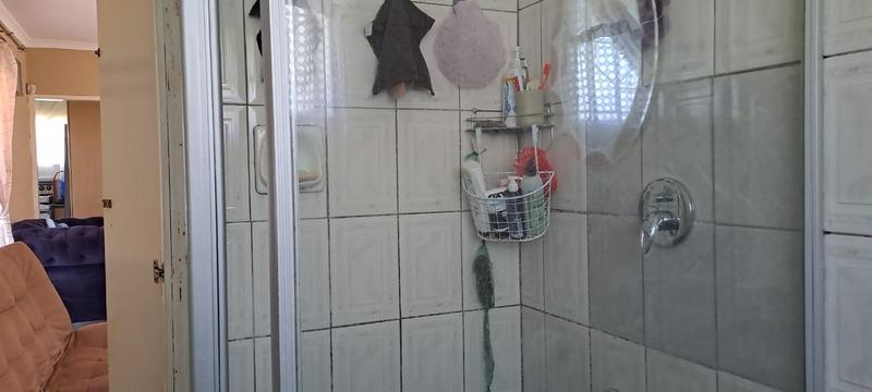 To Let 1 Bedroom Property for Rent in Glenanda Gauteng