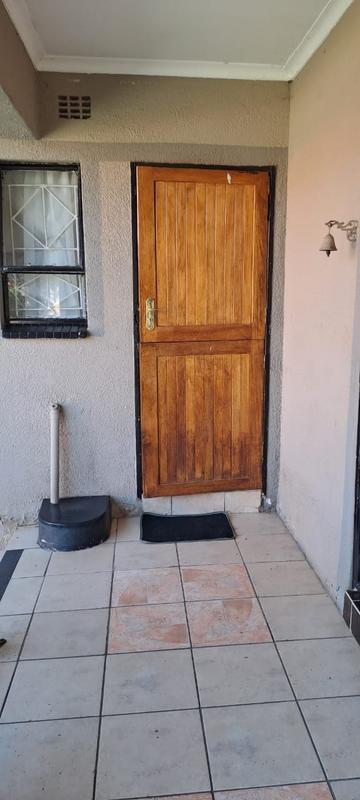 To Let 1 Bedroom Property for Rent in Glenanda Gauteng