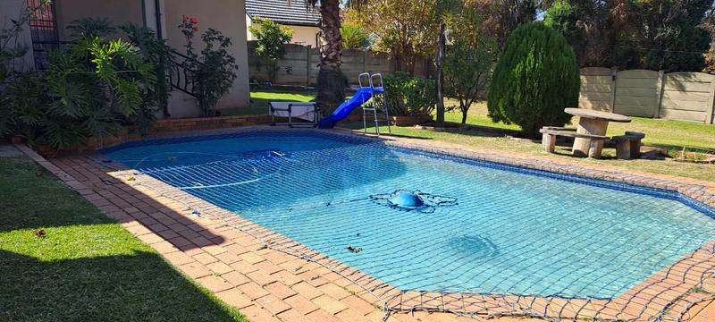 To Let 1 Bedroom Property for Rent in Glenanda Gauteng