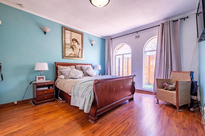 5 Bedroom Property for Sale in Brackendowns Gauteng