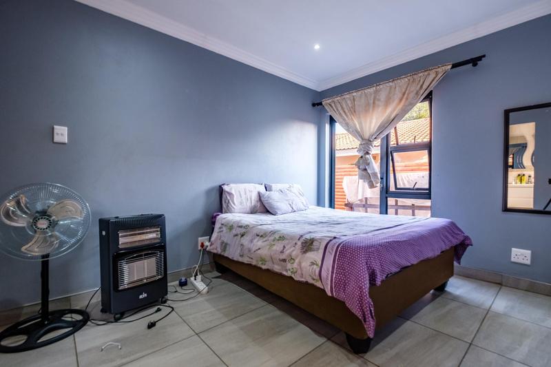 5 Bedroom Property for Sale in Brackendowns Gauteng