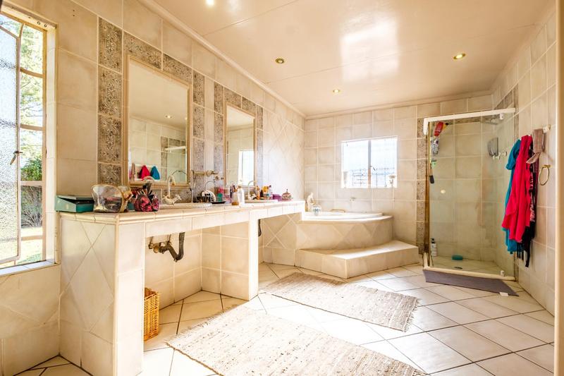 5 Bedroom Property for Sale in Brackendowns Gauteng
