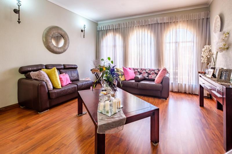 5 Bedroom Property for Sale in Brackendowns Gauteng