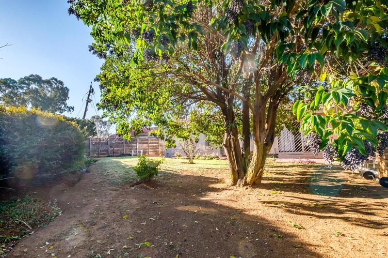 5 Bedroom Property for Sale in Brackendowns Gauteng