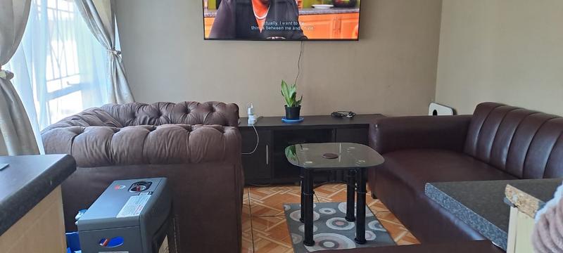 To Let 1 Bedroom Property for Rent in Glenanda Gauteng