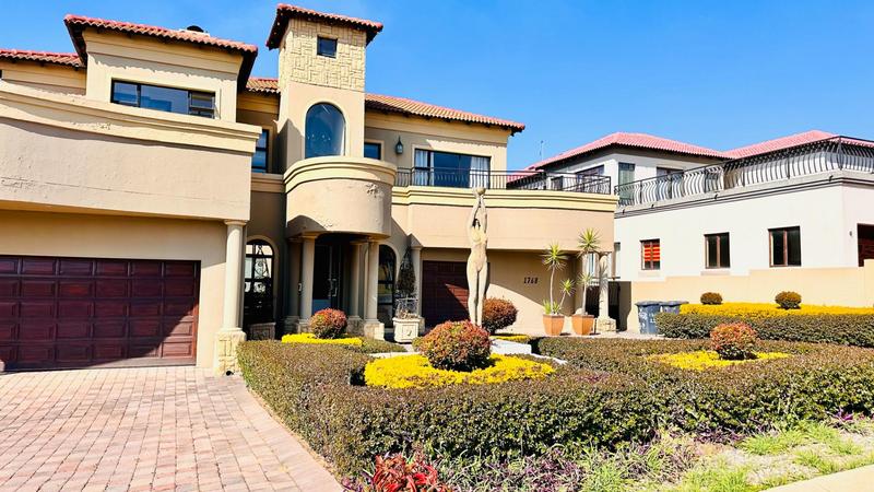 5 Bedroom Property for Sale in Blue Valley Golf Estate Gauteng