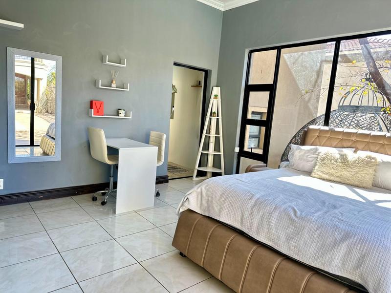 5 Bedroom Property for Sale in Blue Valley Golf Estate Gauteng