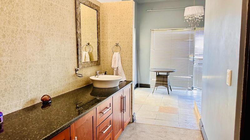 5 Bedroom Property for Sale in Blue Valley Golf Estate Gauteng